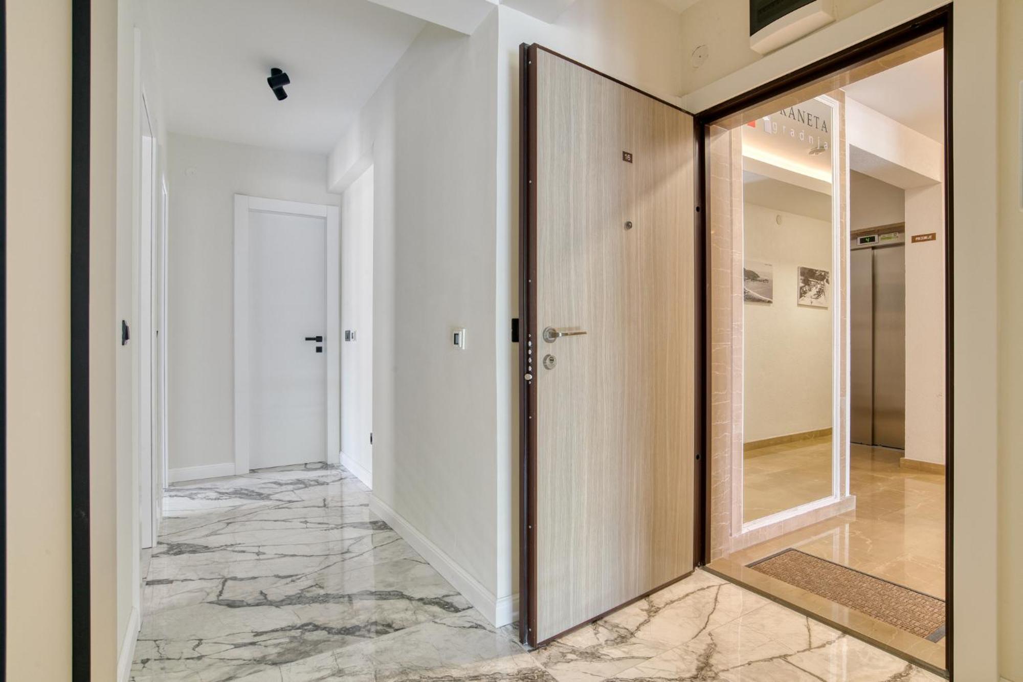 Ap Royal Oak - 2 Bedroom Apartment In Budva Ngoại thất bức ảnh